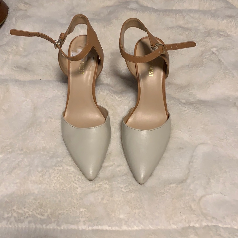 Nine West White and Tan heels sz 7. Only worn once